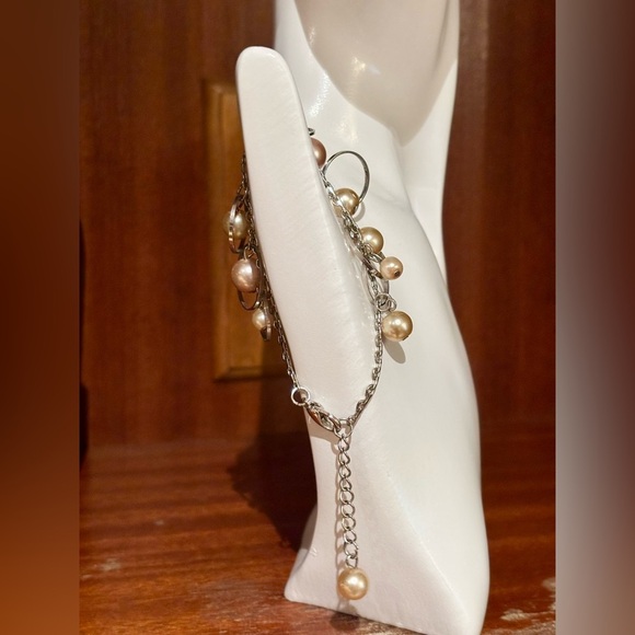 3/$15 - Silver & Metallic Pink Pearl Dangle Bracelet - Picture 2 of 7